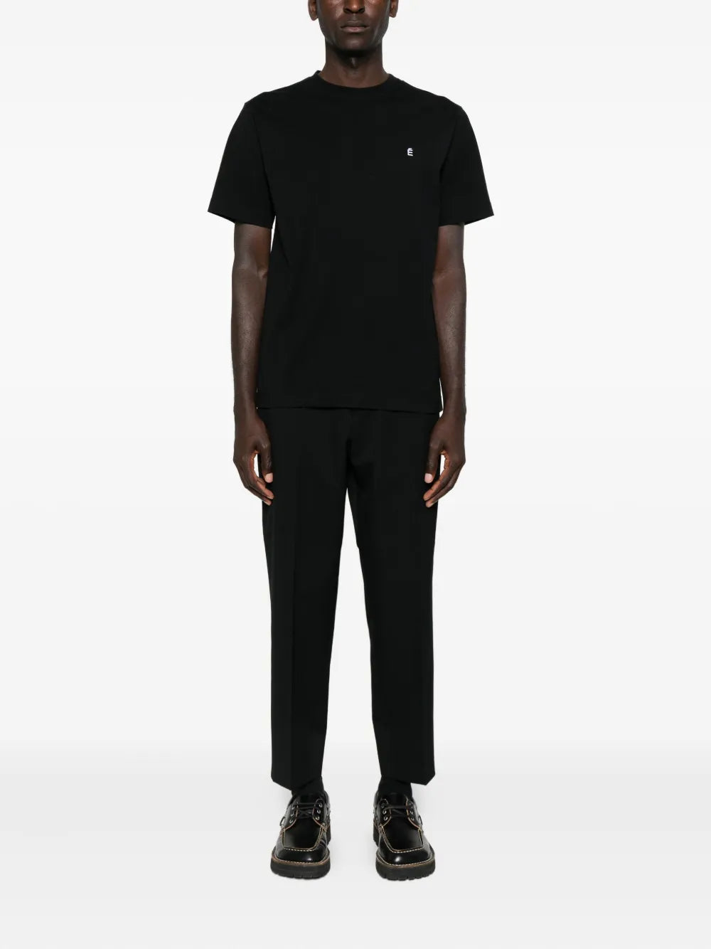 Études Studio playera con logo bordado É | Playeras | Image 2
