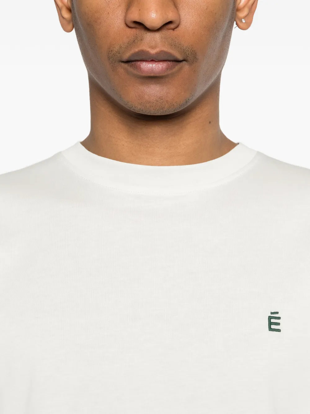 Études Studio playera con bordado | Image 5